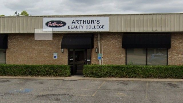 Arthur's Beauty College - Conway