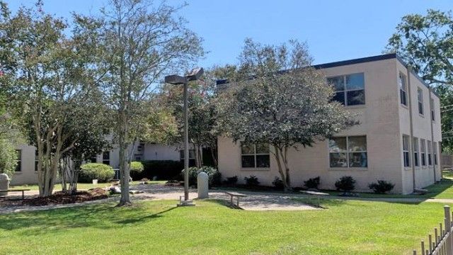 Baton Rouge General Medical Center - School of Nursing