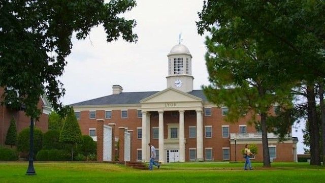 Lyon College